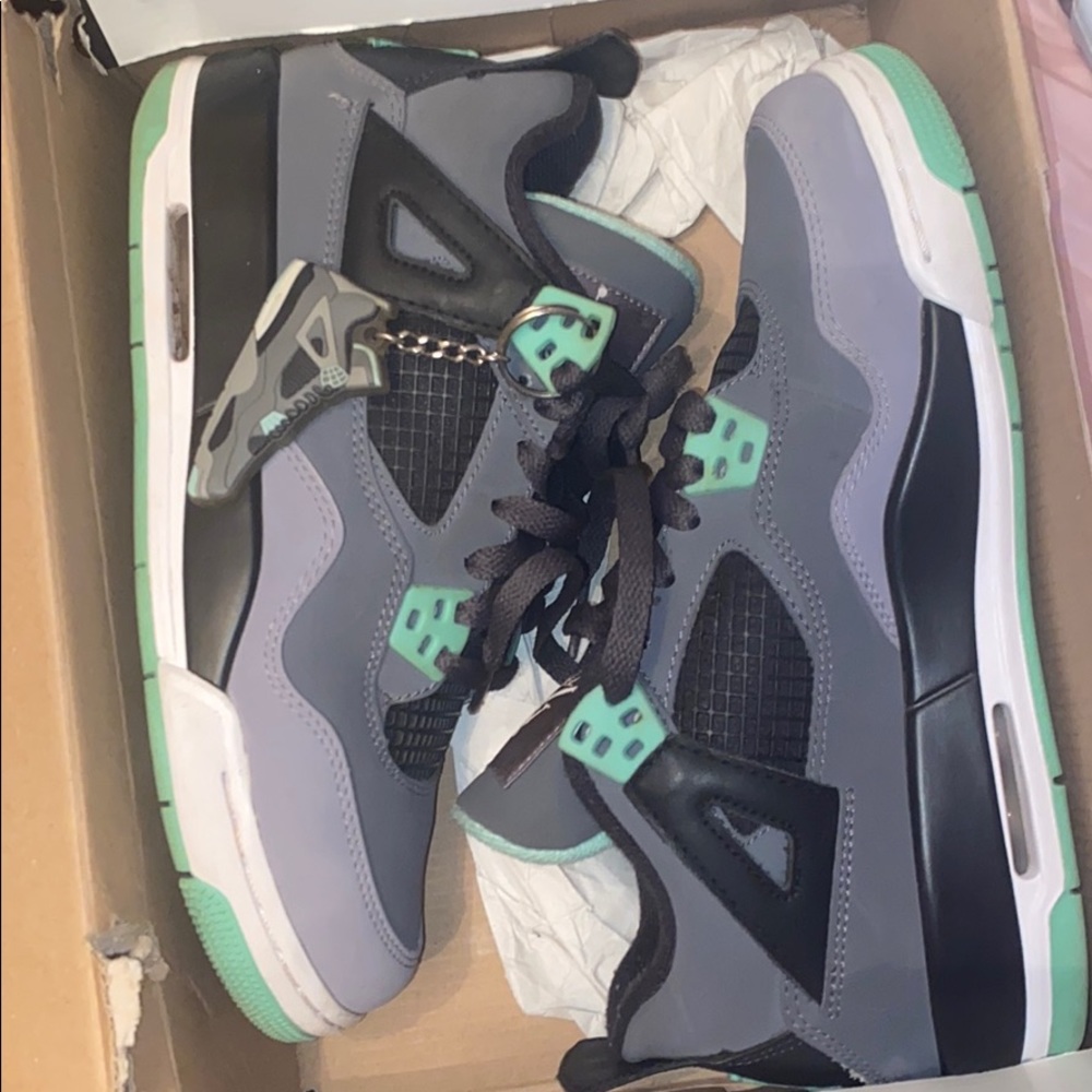 Jordan 4